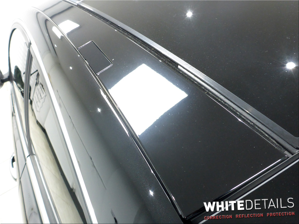 gloss black roof section enhanced; ever so hazy and grey
